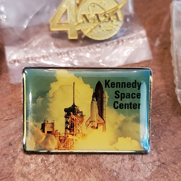 NASA Collector's Pin Lot - Picture 2 of 10